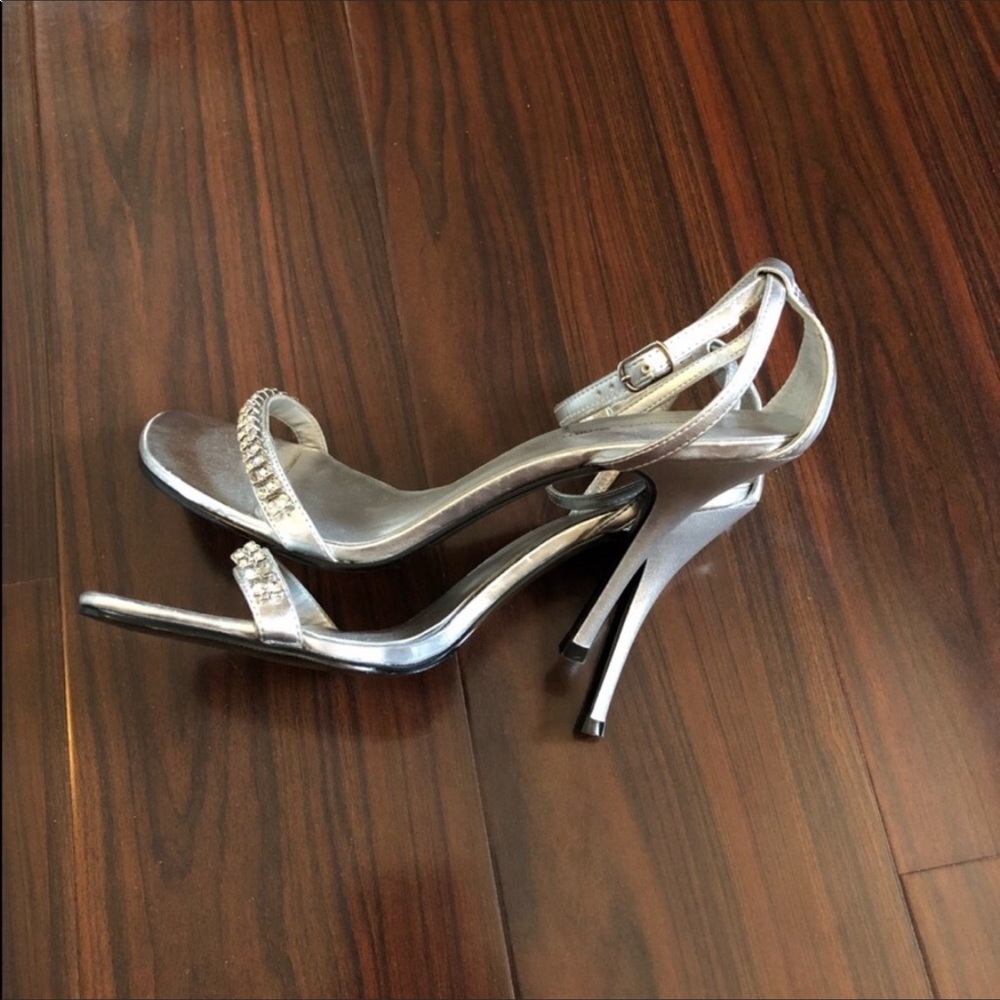 ❌SOLD❌ silver heels